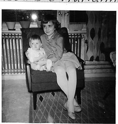 1958 föddes min kusin Marianne, som växte upp de första åren i samma trappuppgång. Hon var ofta hos oss och blev som en nästan-syster